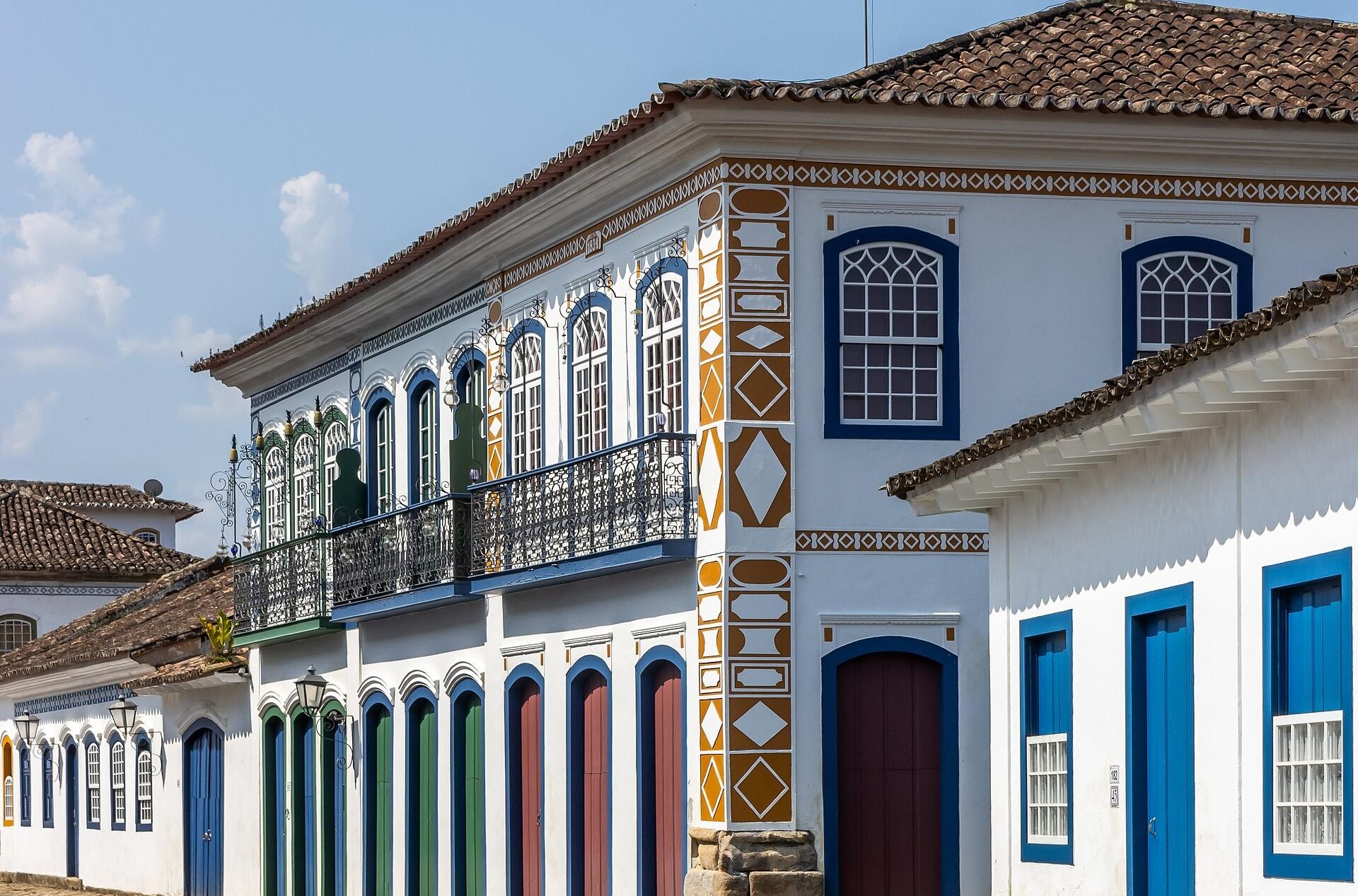 Paraty high tide streets
